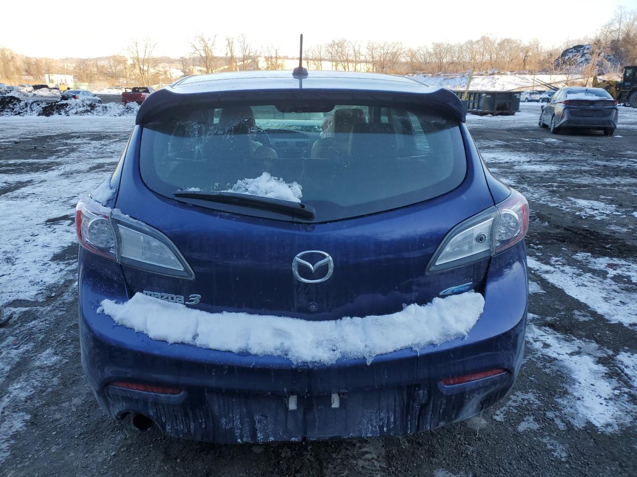 2013 Mazda 3 - Image 6