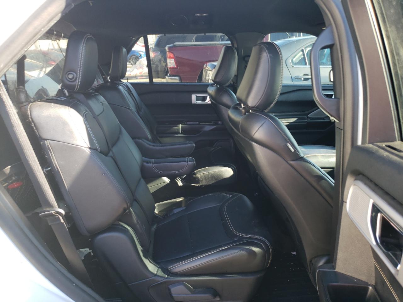 2020 Ford Explorer - Image 12