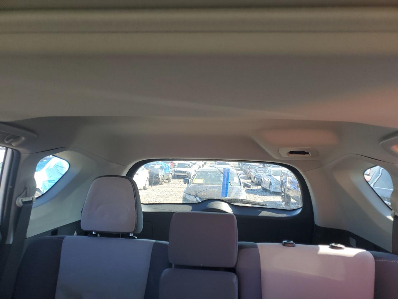 2015 Toyota RAV 4 - Image 10