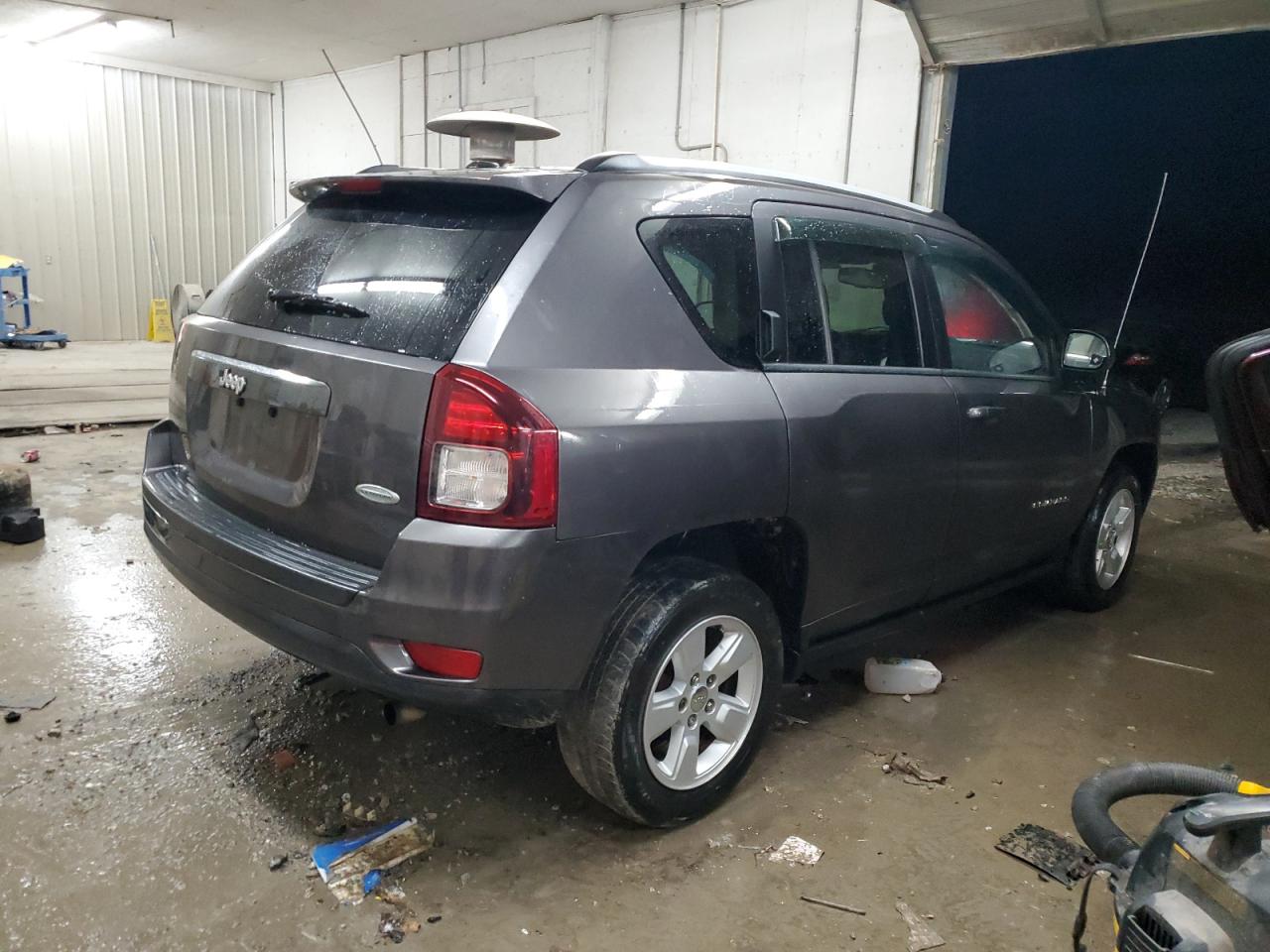 2016 Jeep Compass - Image 3