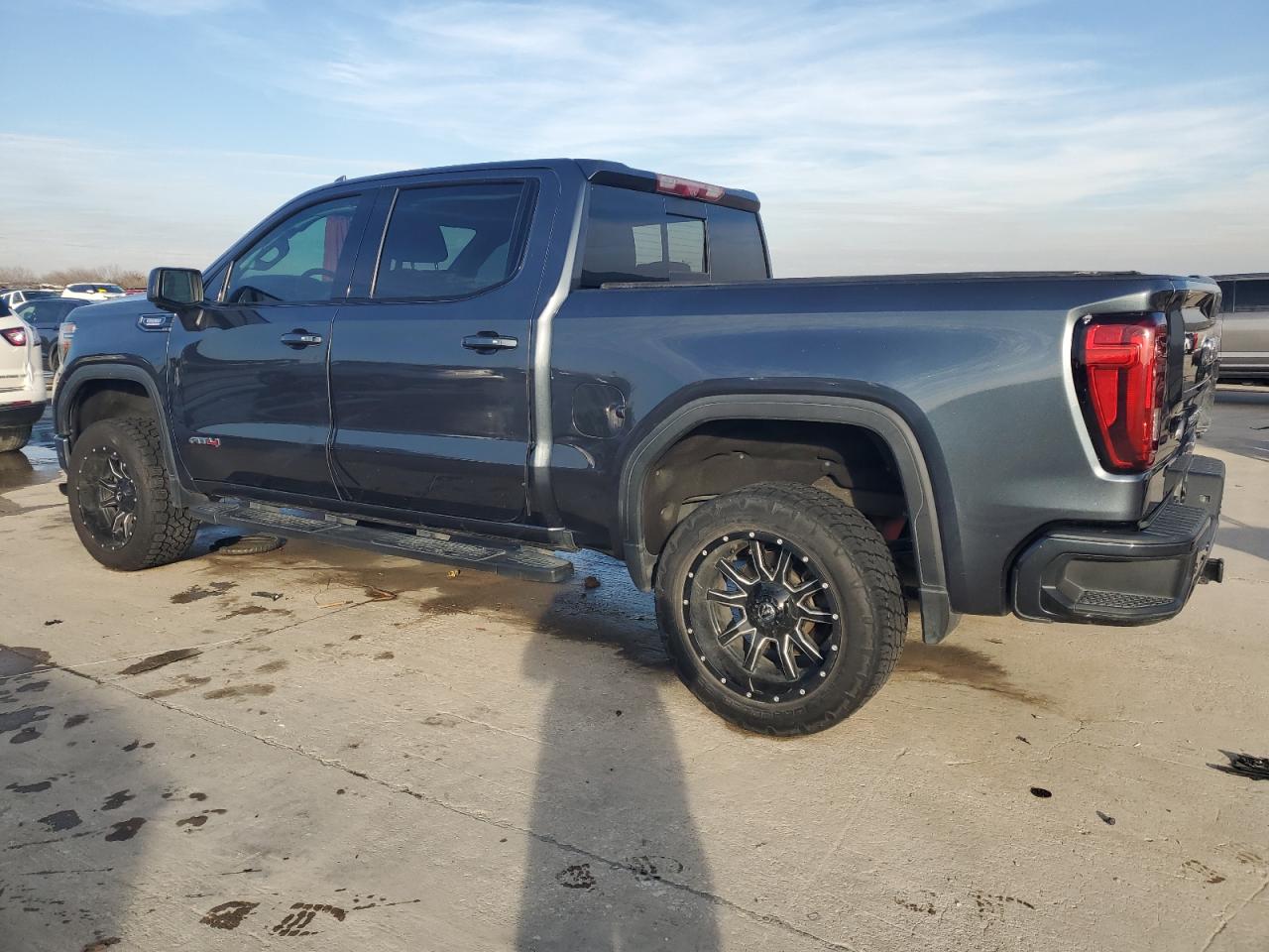 2020 GMC Sierra - Image 2