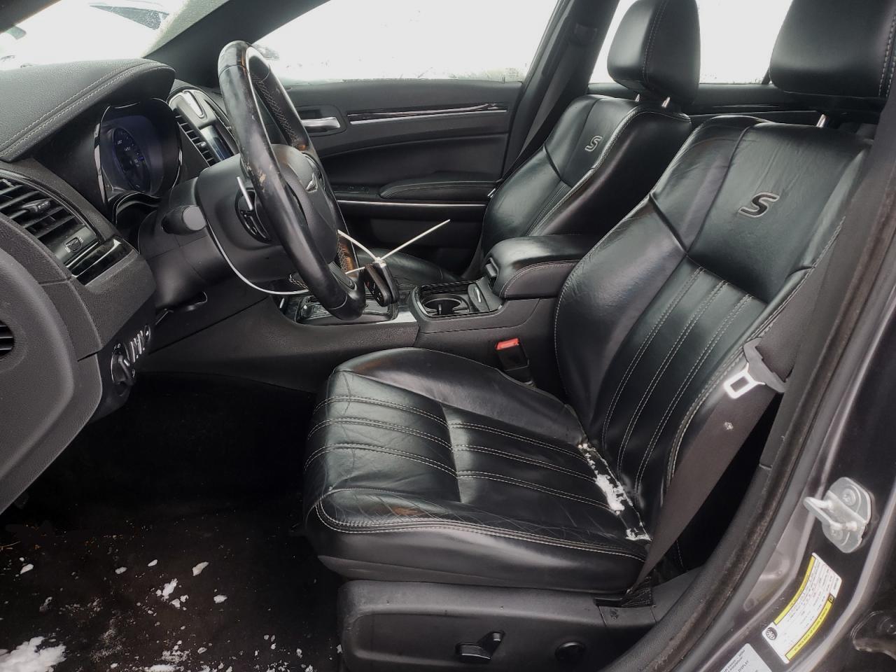 2017 Chrysler 300 - Image 7