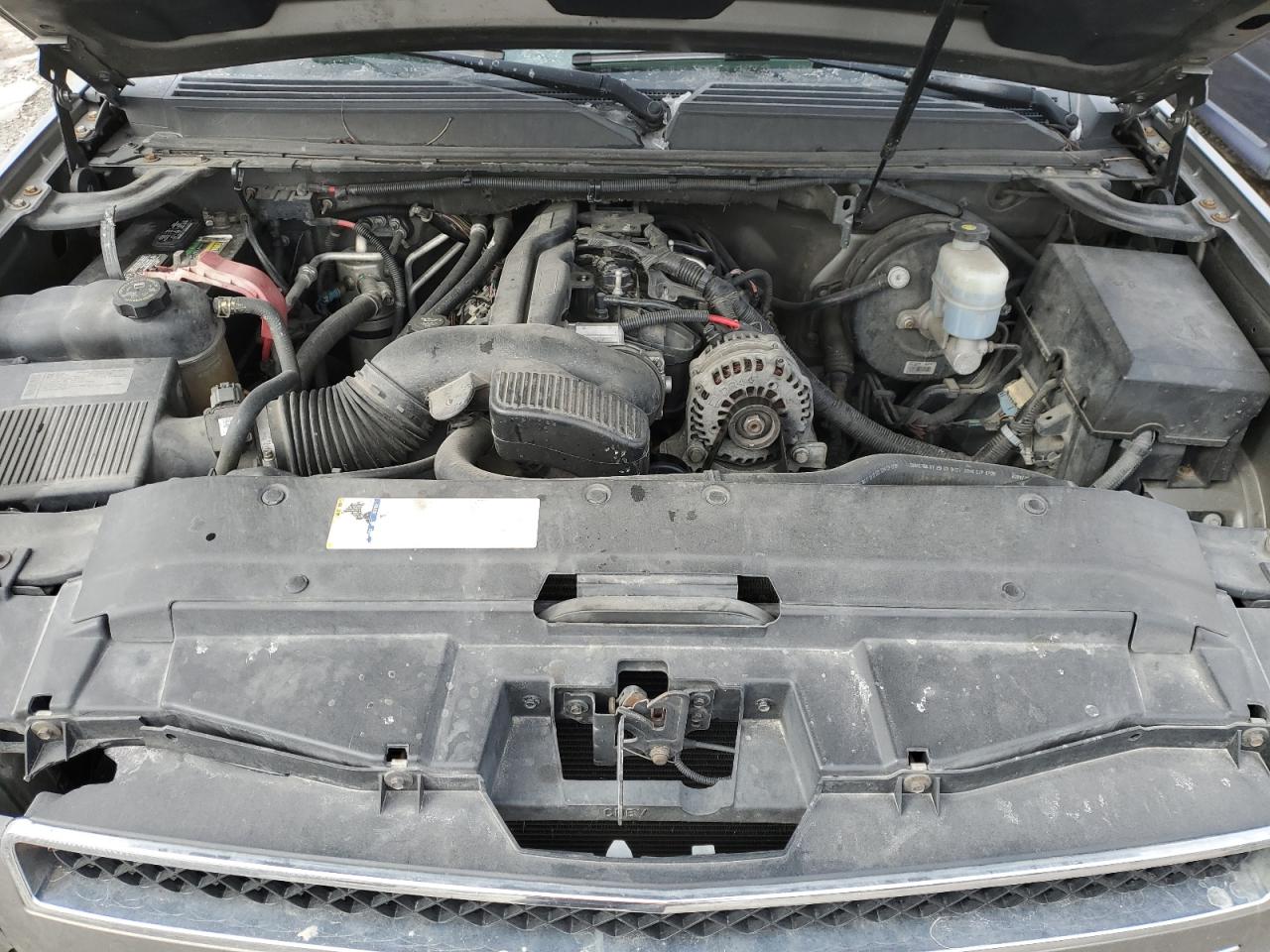 2009 Chevrolet Suburban - Image 12