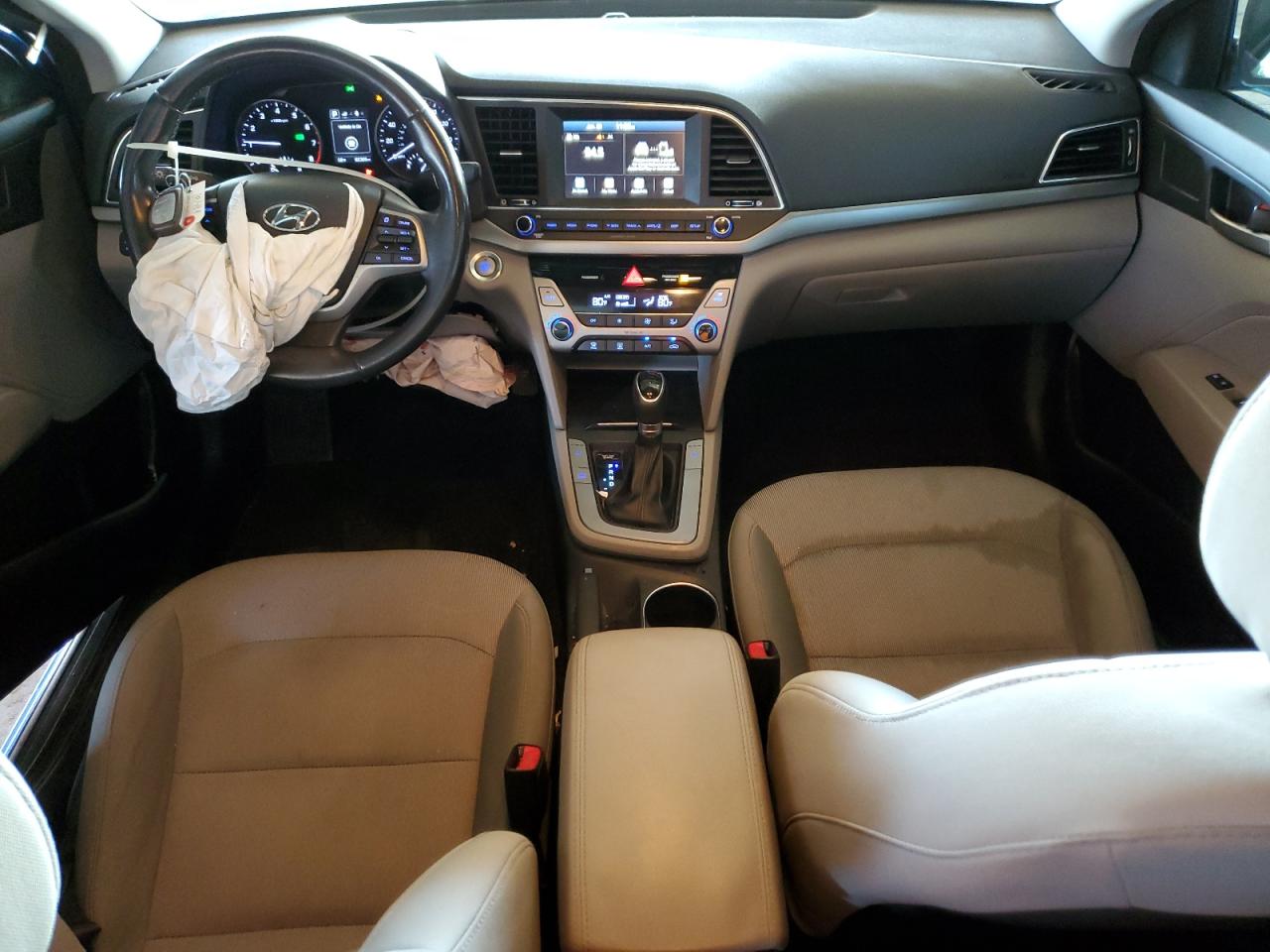 2017 Hyundai Elantra - Image 8