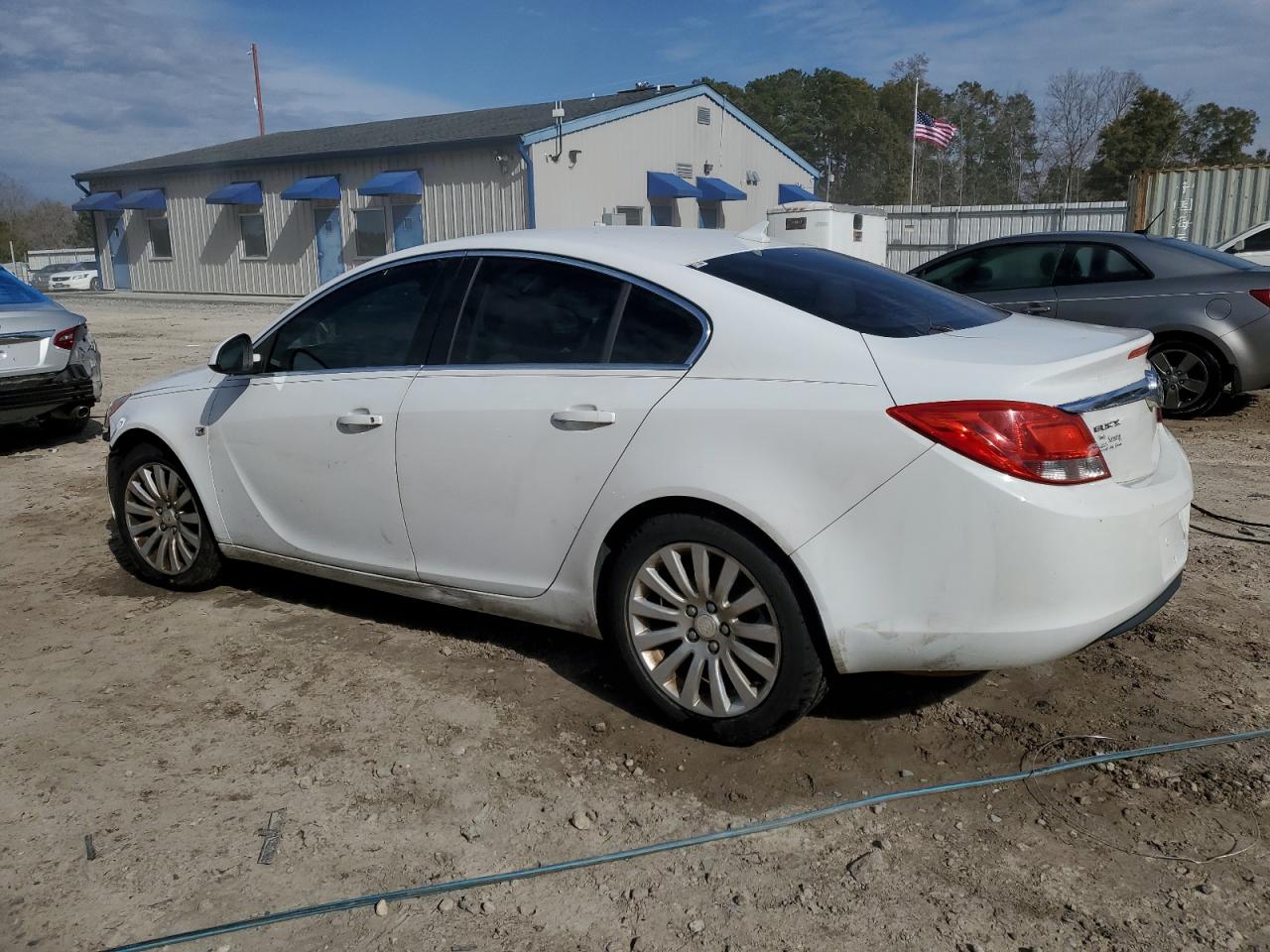 2011 Buick Regal - Image 2