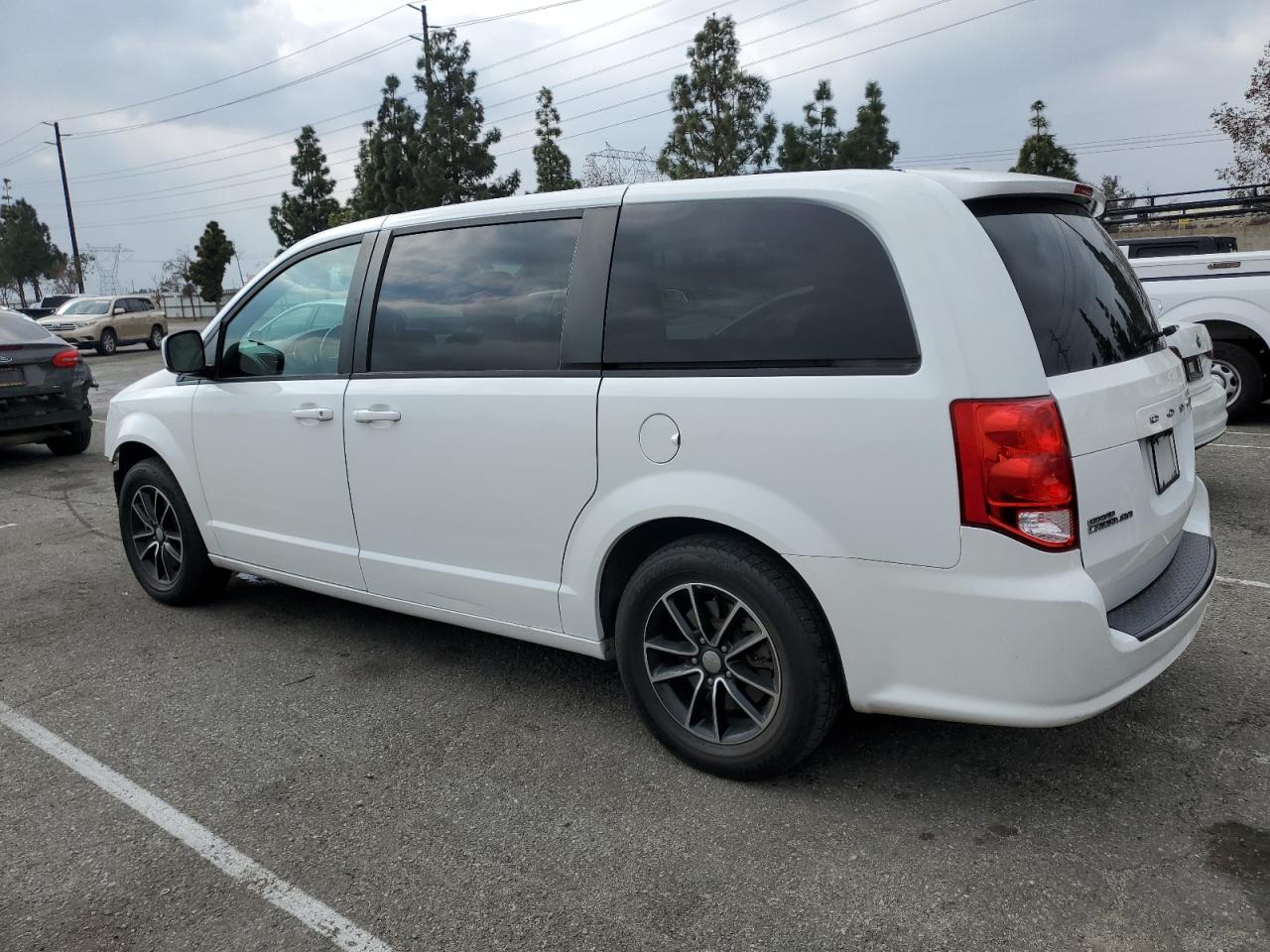 2018 Dodge Caravan - Image 2