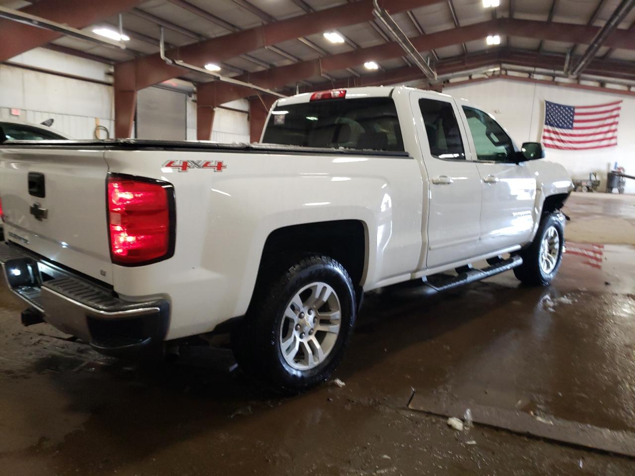 2015 Chevrolet Silverado - Image 3