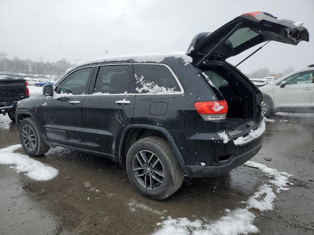 2017 Jeep Grand Cherokee - Image 2