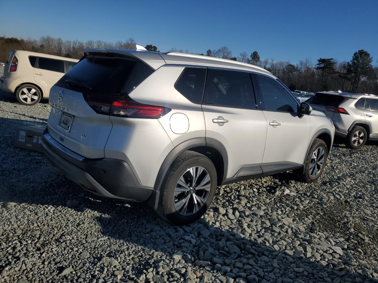 2021 Nissan Rogue - Image 3
