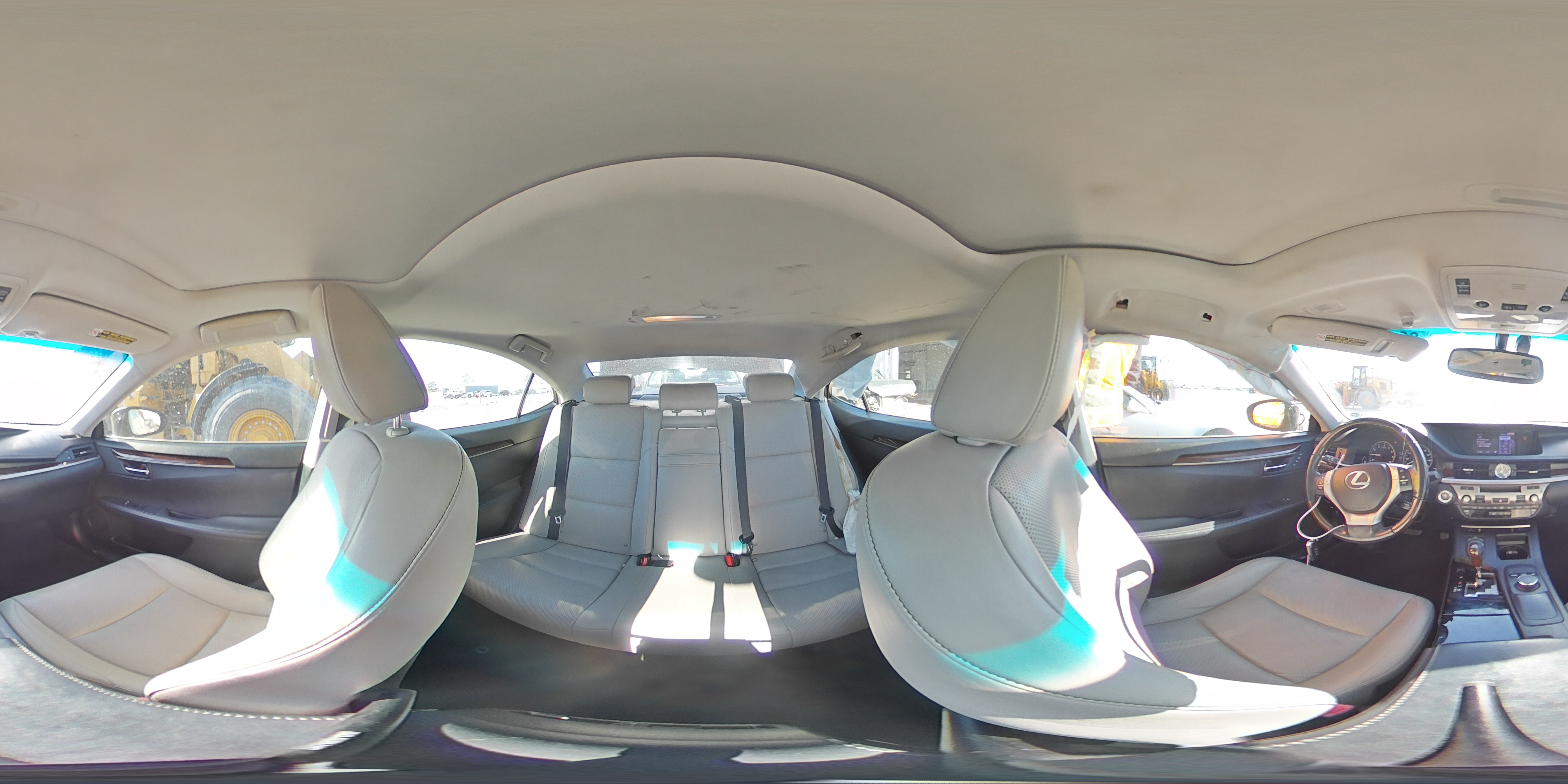 2014 Lexus ES - Image 14