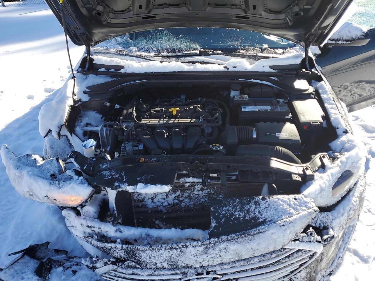 2018 Hyundai Elantra - Image 12