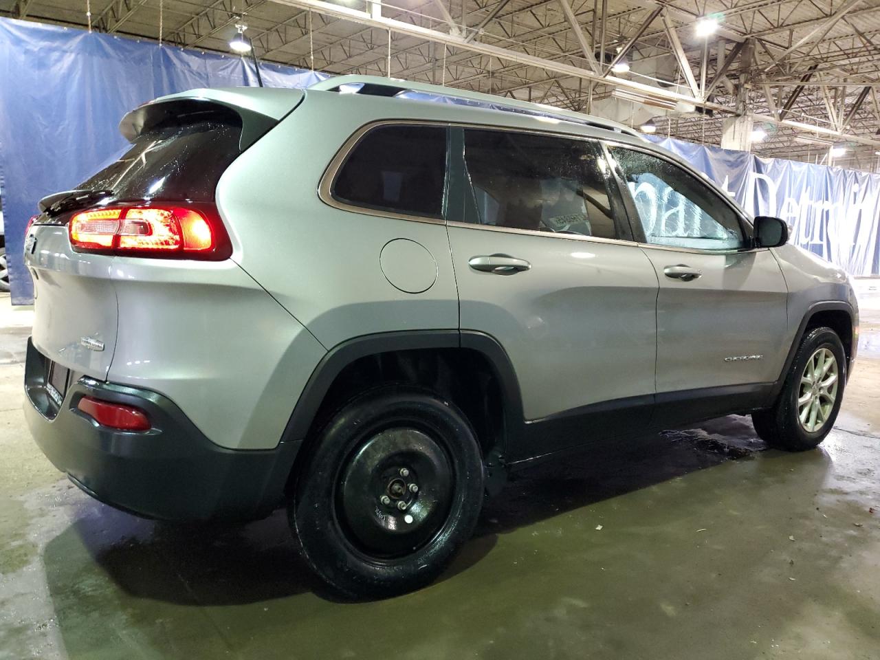 2016 Jeep Grand Cherokee - Image 3