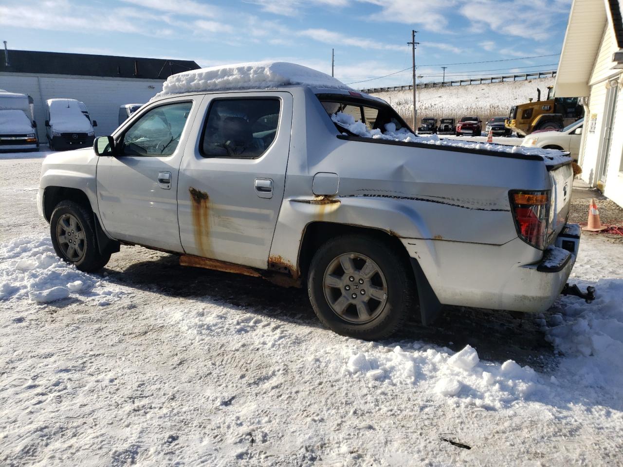 2007 Honda Ridgeline - Image 2