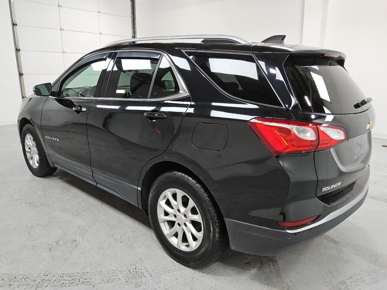 2018 Chevrolet Equinox - Image 2