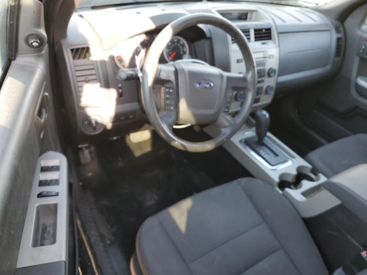 2010 Ford Escape - Image 8