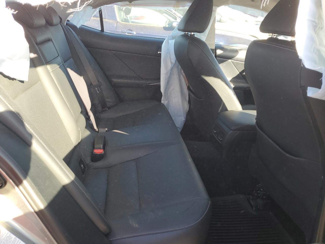 2014 Lexus IS - Image 10