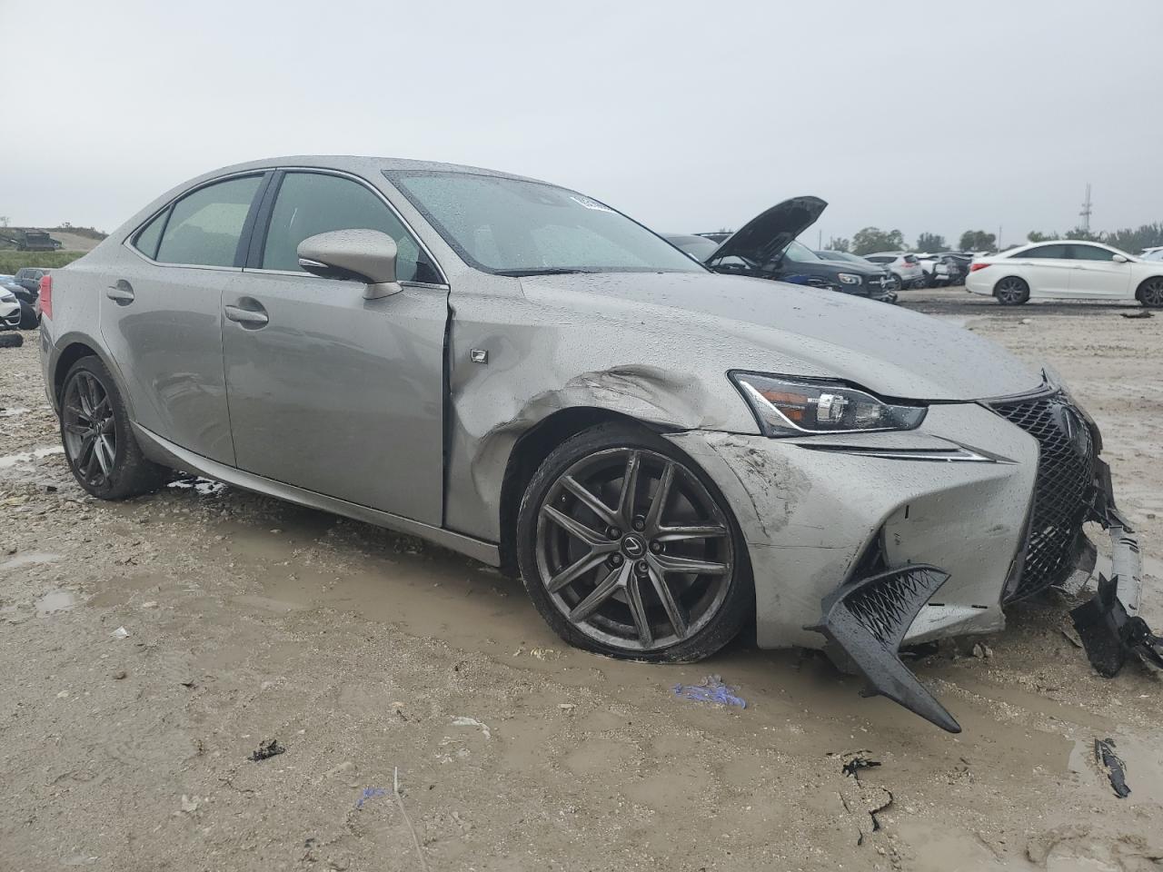 2018 Lexus IS - Image 4