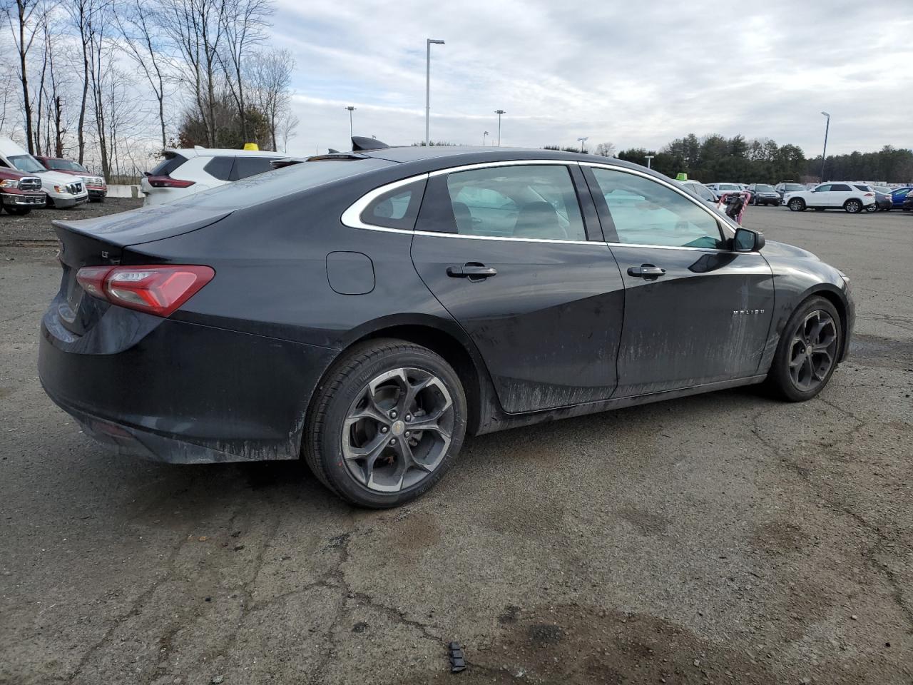2022 Chevrolet Malibu - Image 3