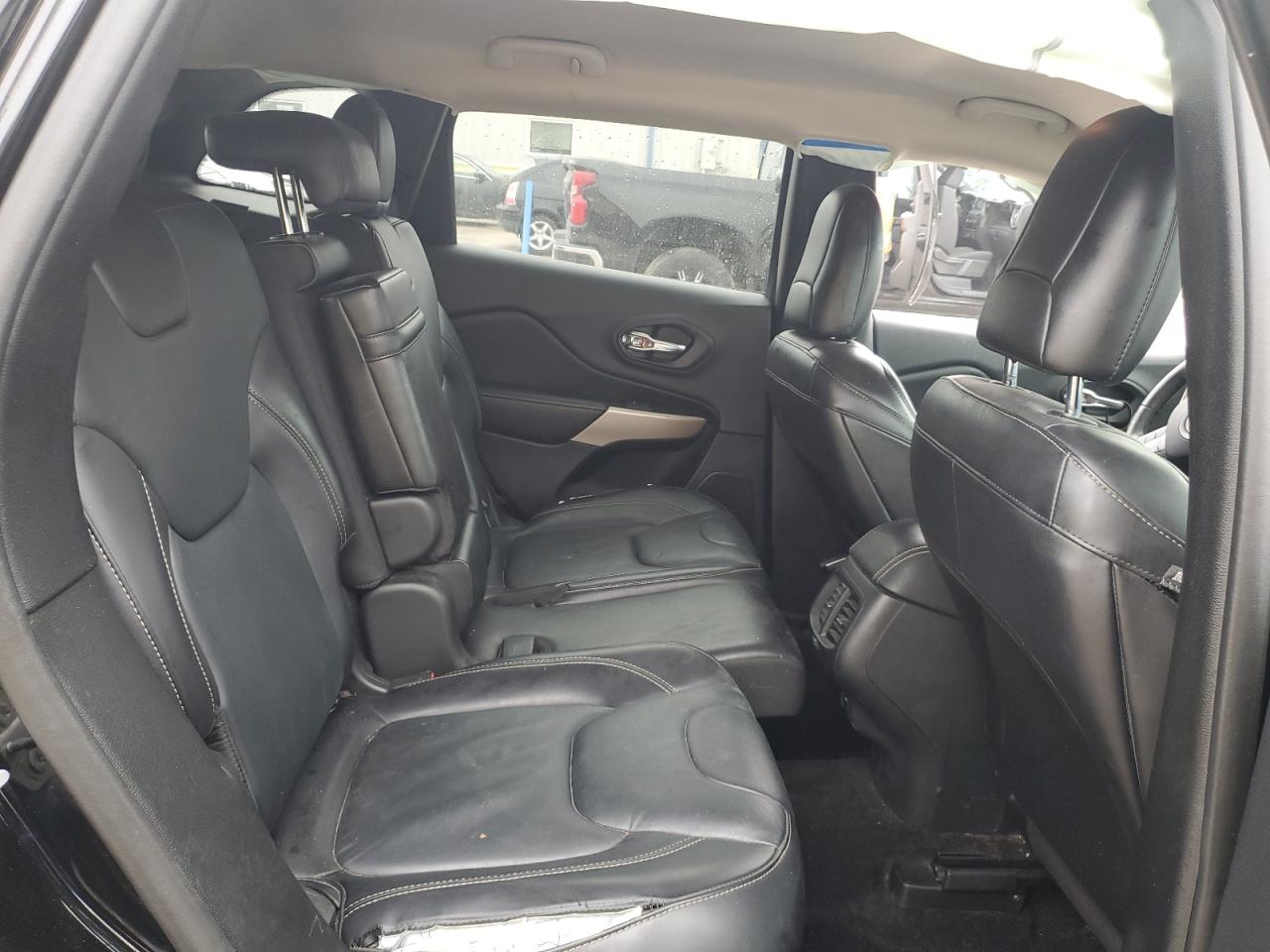 2017 Jeep Grand Cherokee - Image 11