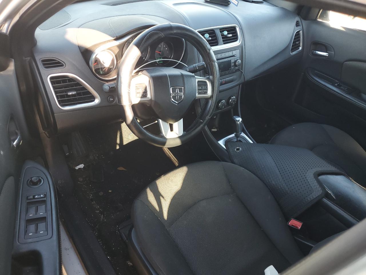 2012 Dodge Avenger - Image 8