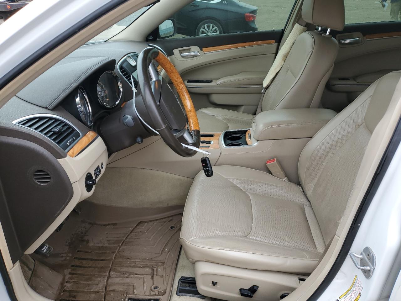 2012 Chrysler 300 - Image 7