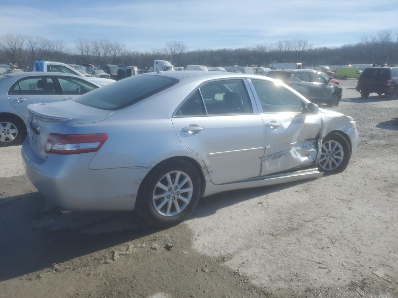 2011 Toyota Camry - Image 3