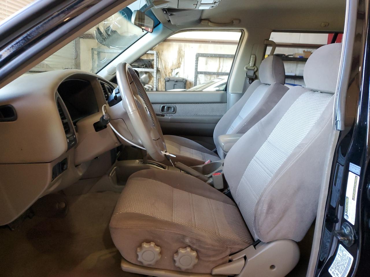 2004 Nissan Pathfinder - Image 7