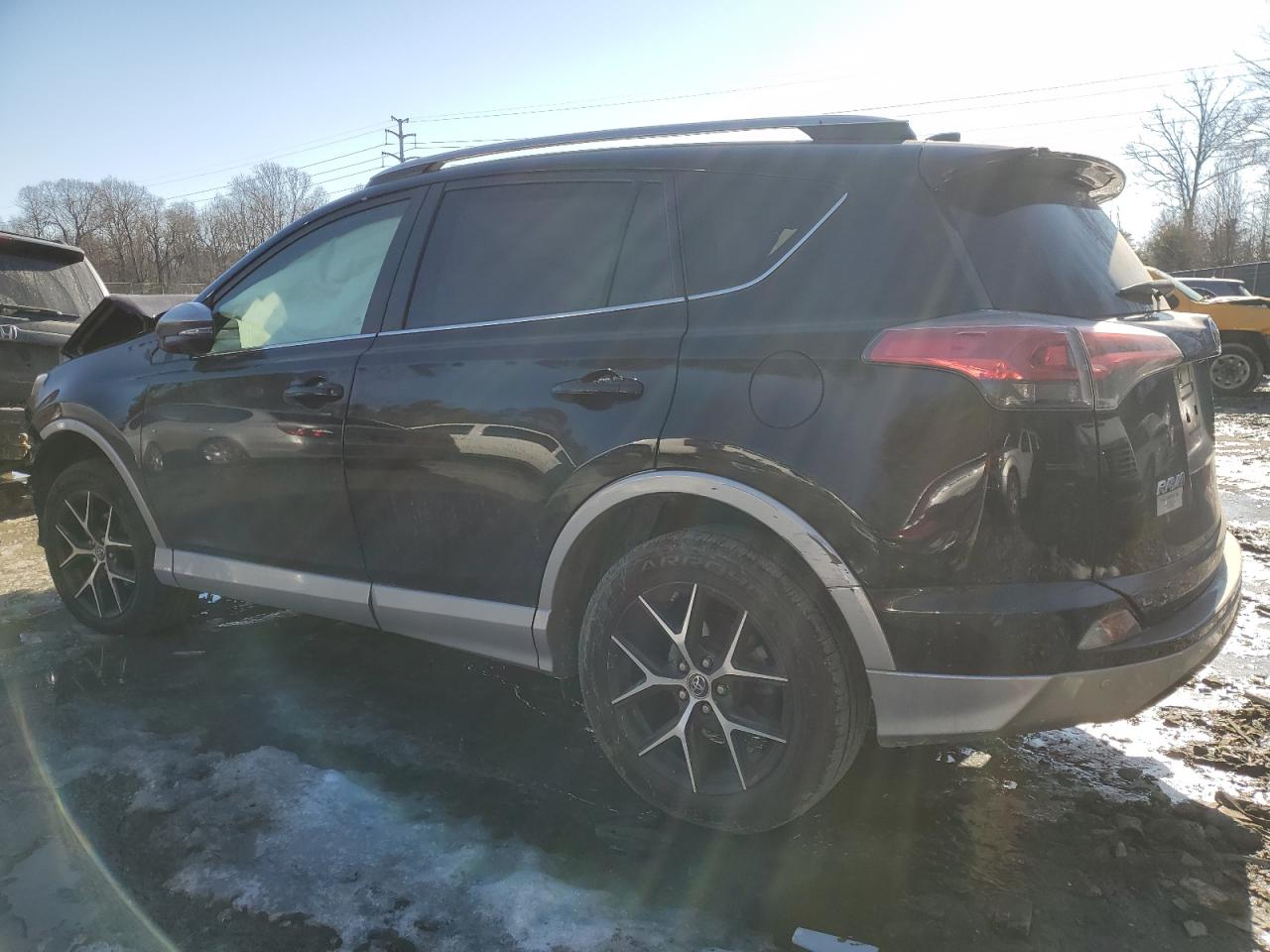 2018 Toyota RAV 4 - Image 2
