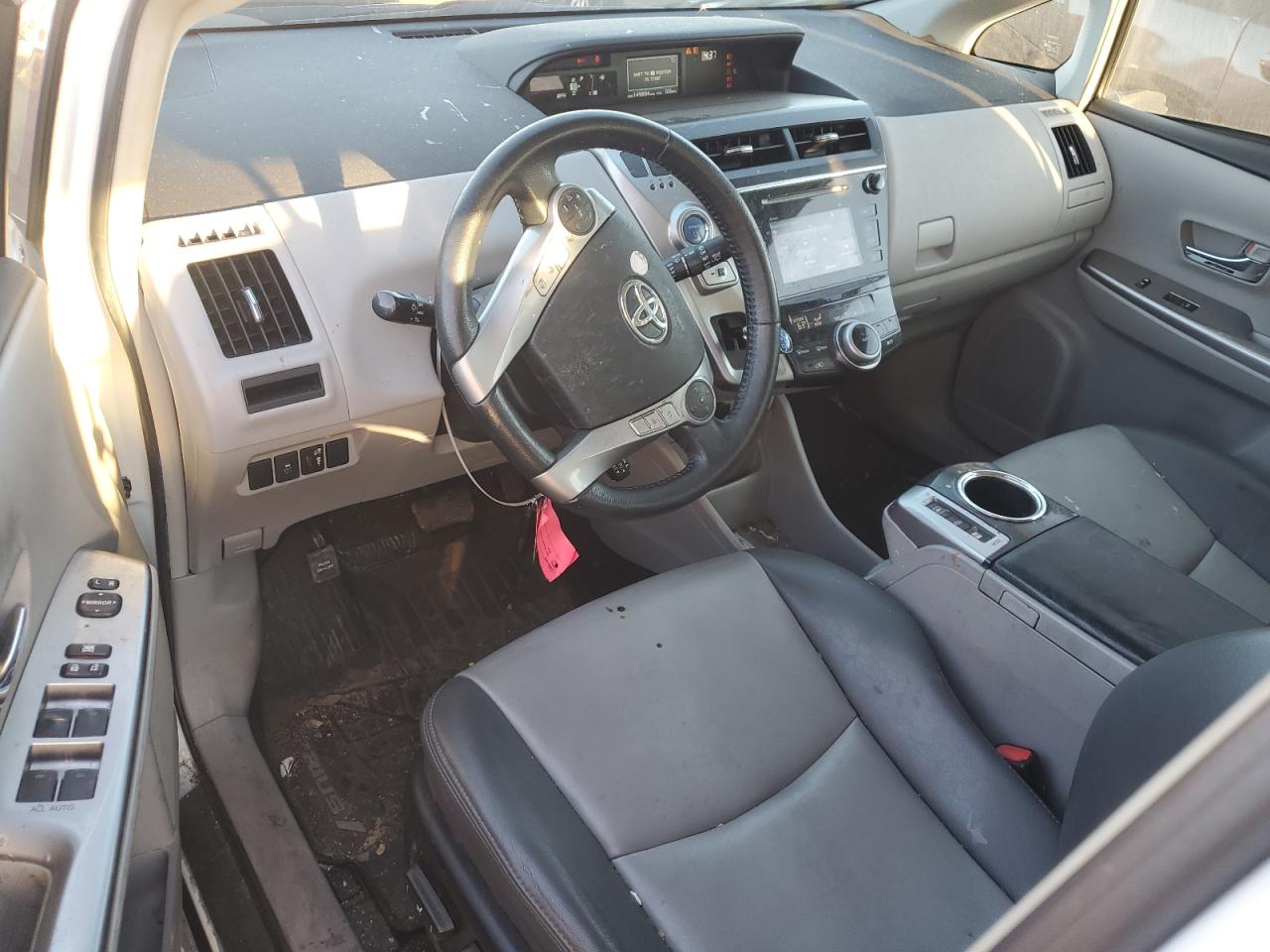 2017 Toyota Prius - Image 8