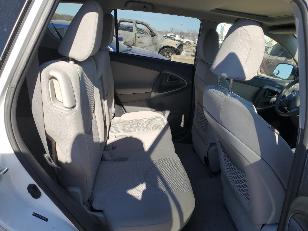 2012 Toyota RAV 4 - Image 11