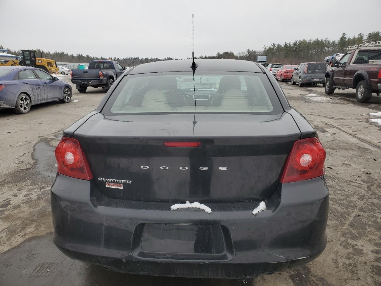 2011 Dodge Avenger - Image 6