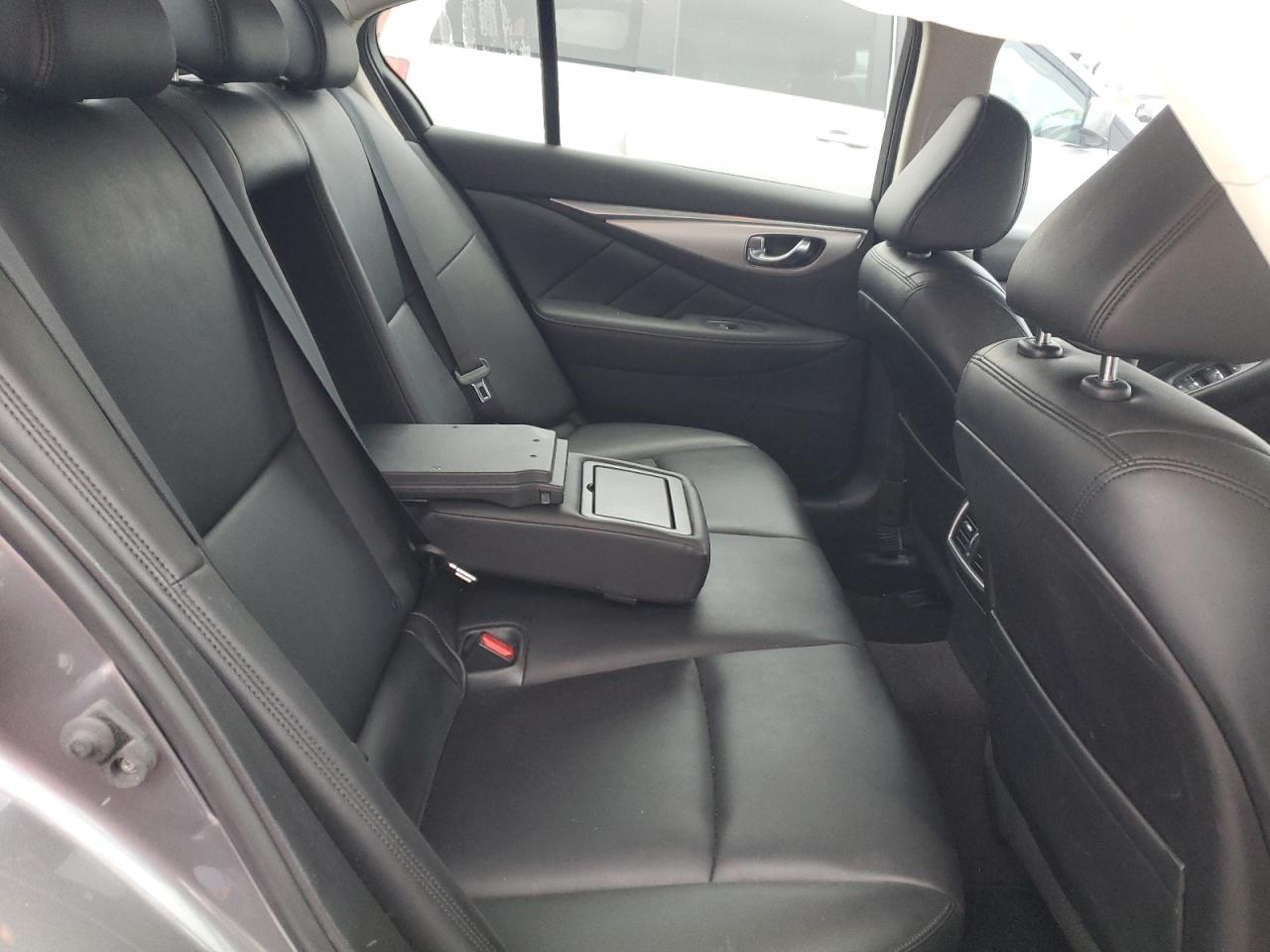 2021 Infiniti Q50 - Image 10