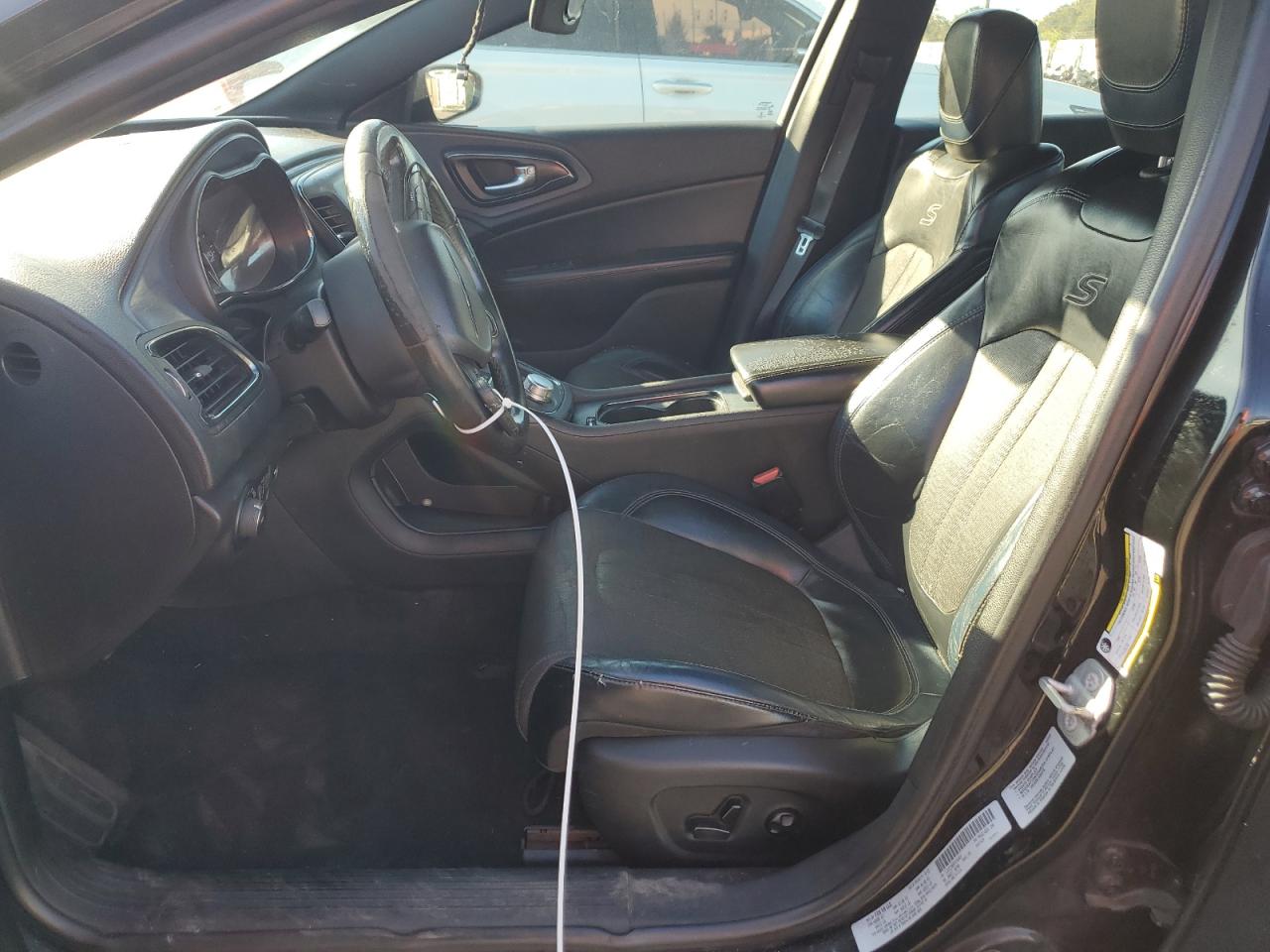 2015 Chrysler 200 - Image 7