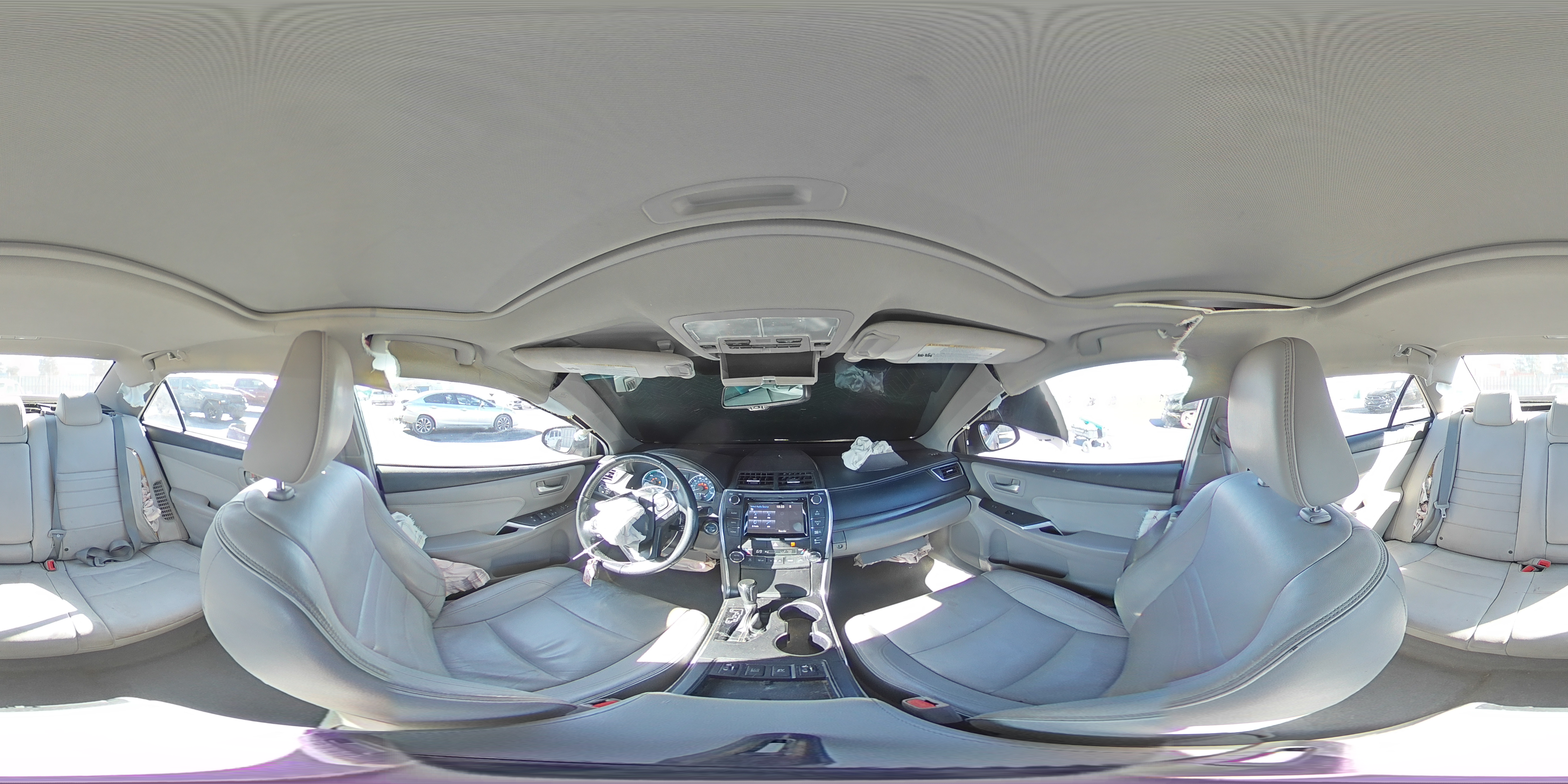 2015 Toyota Camry - Image 13