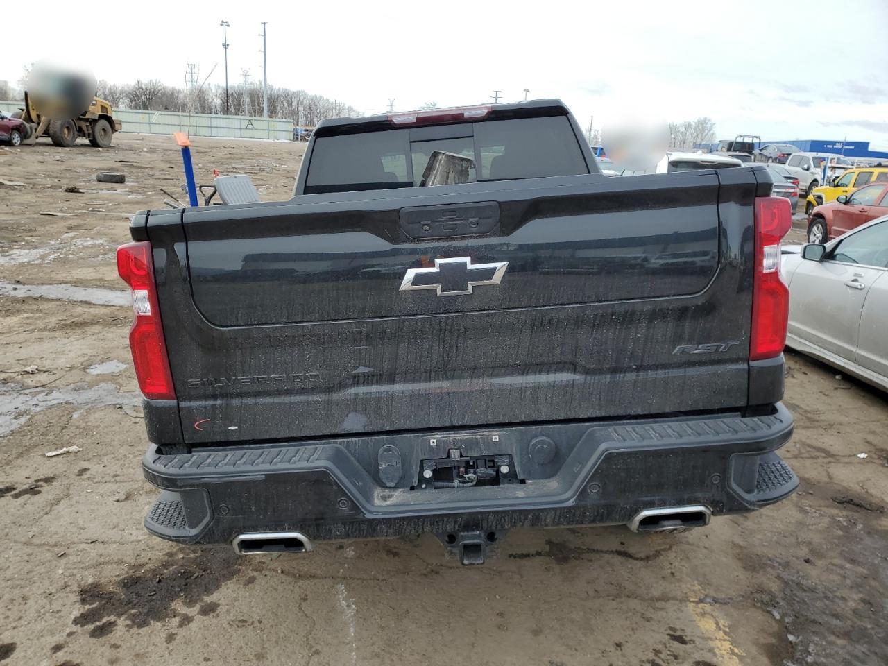 2022 Chevrolet Silverado - Image 6
