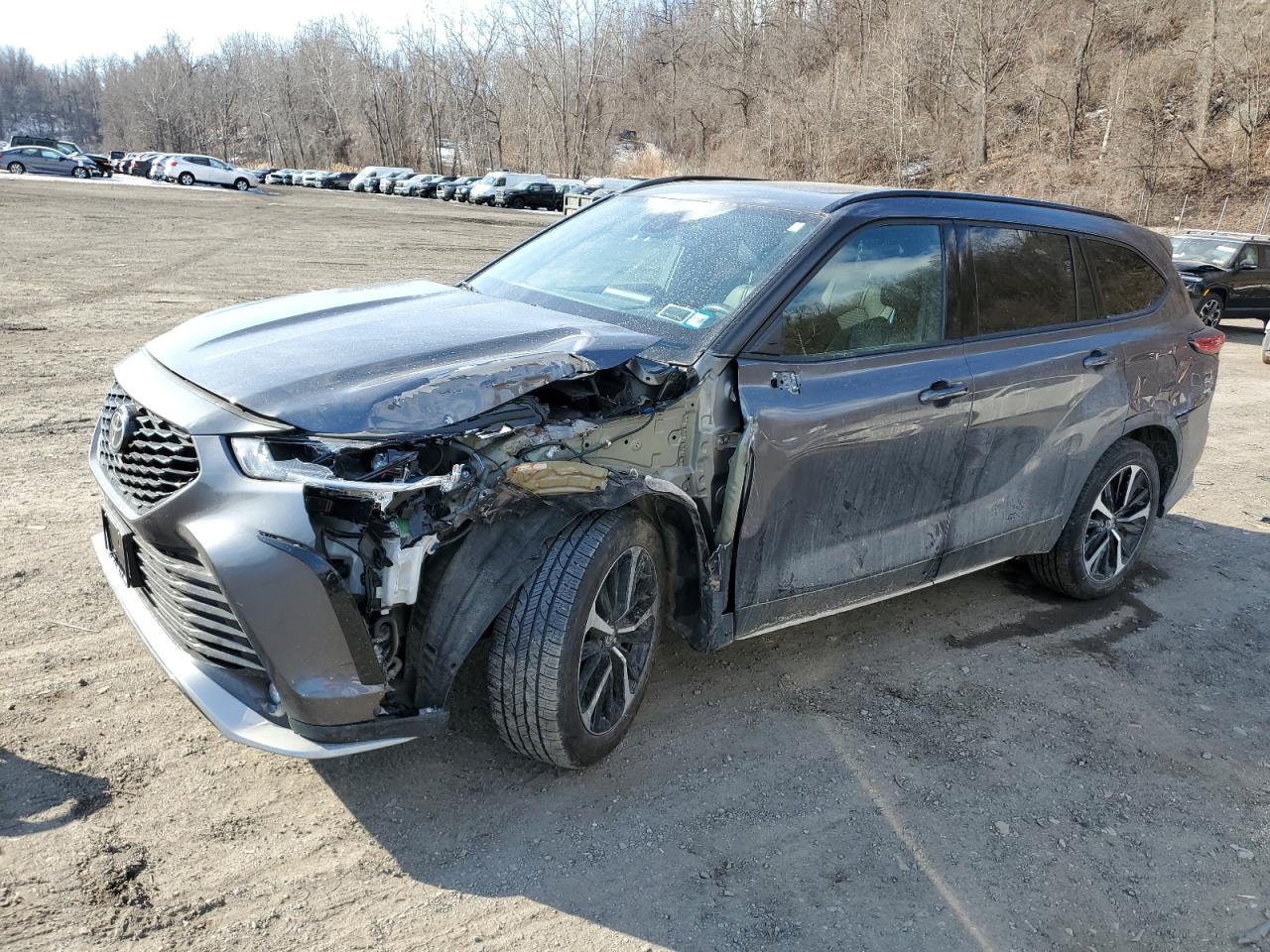2021 Toyota Highlander - Image 1