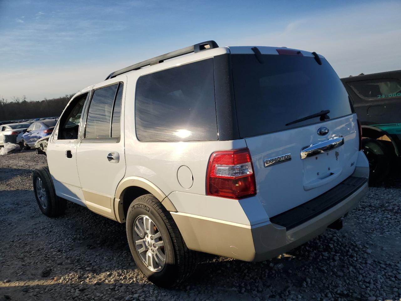 2009 Ford Expedition - Image 2
