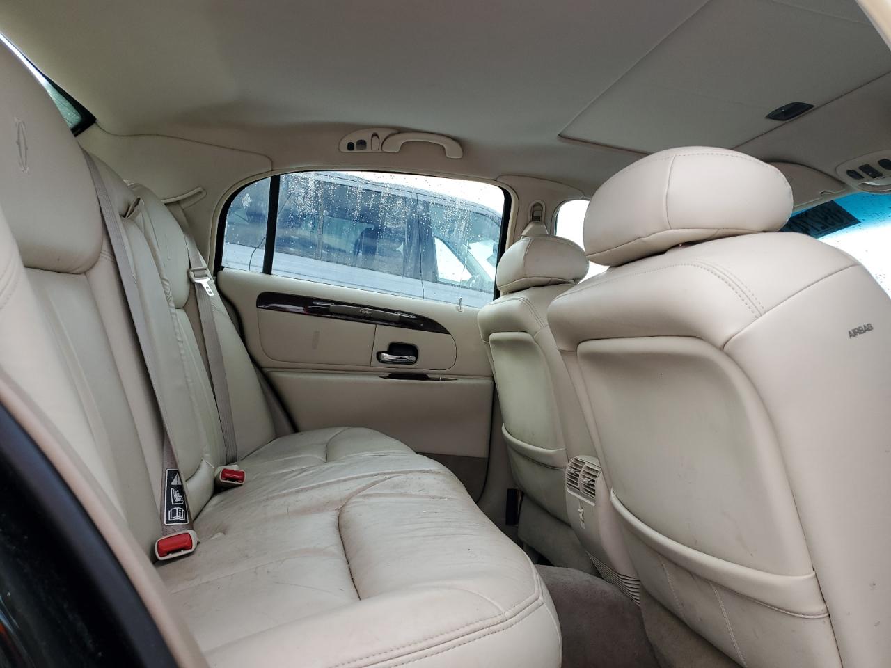 2000 Lincoln Town Car Cartier VIN: 1LNHM83W5YY891773 Lot: 61326375