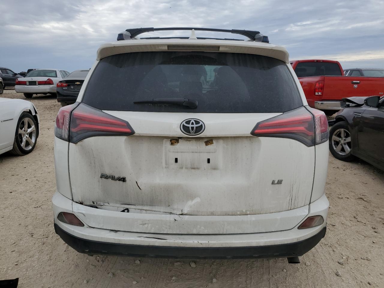 2017 Toyota RAV 4 - Image 6