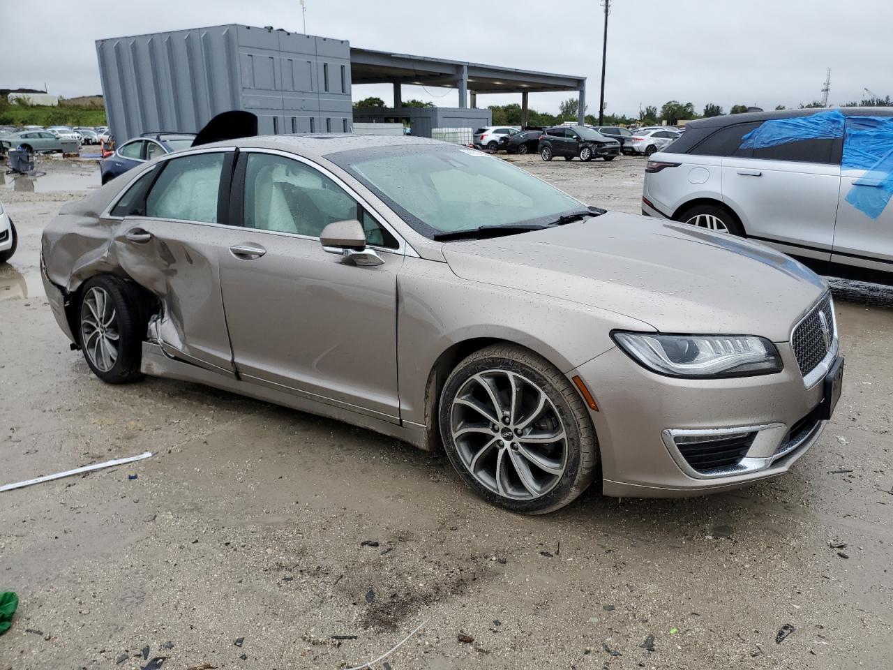 2019 Lincoln MKZ - Image 4