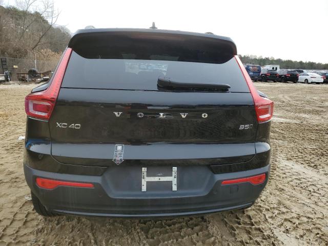  VOLVO XC40 CORE 2024 Czarny