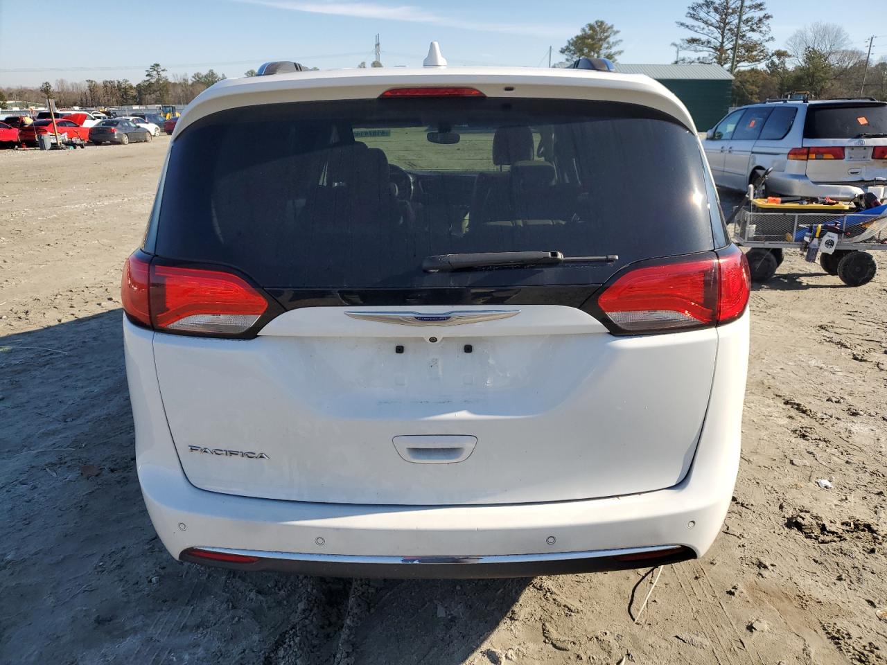 2019 Chrysler Pacifica - Image 6