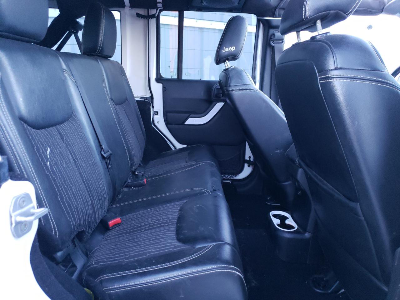2013 Jeep Wrangler - Image 11