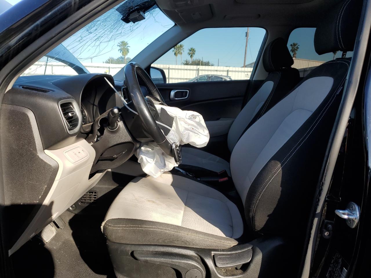 2020 Hyundai Venue - Image 7