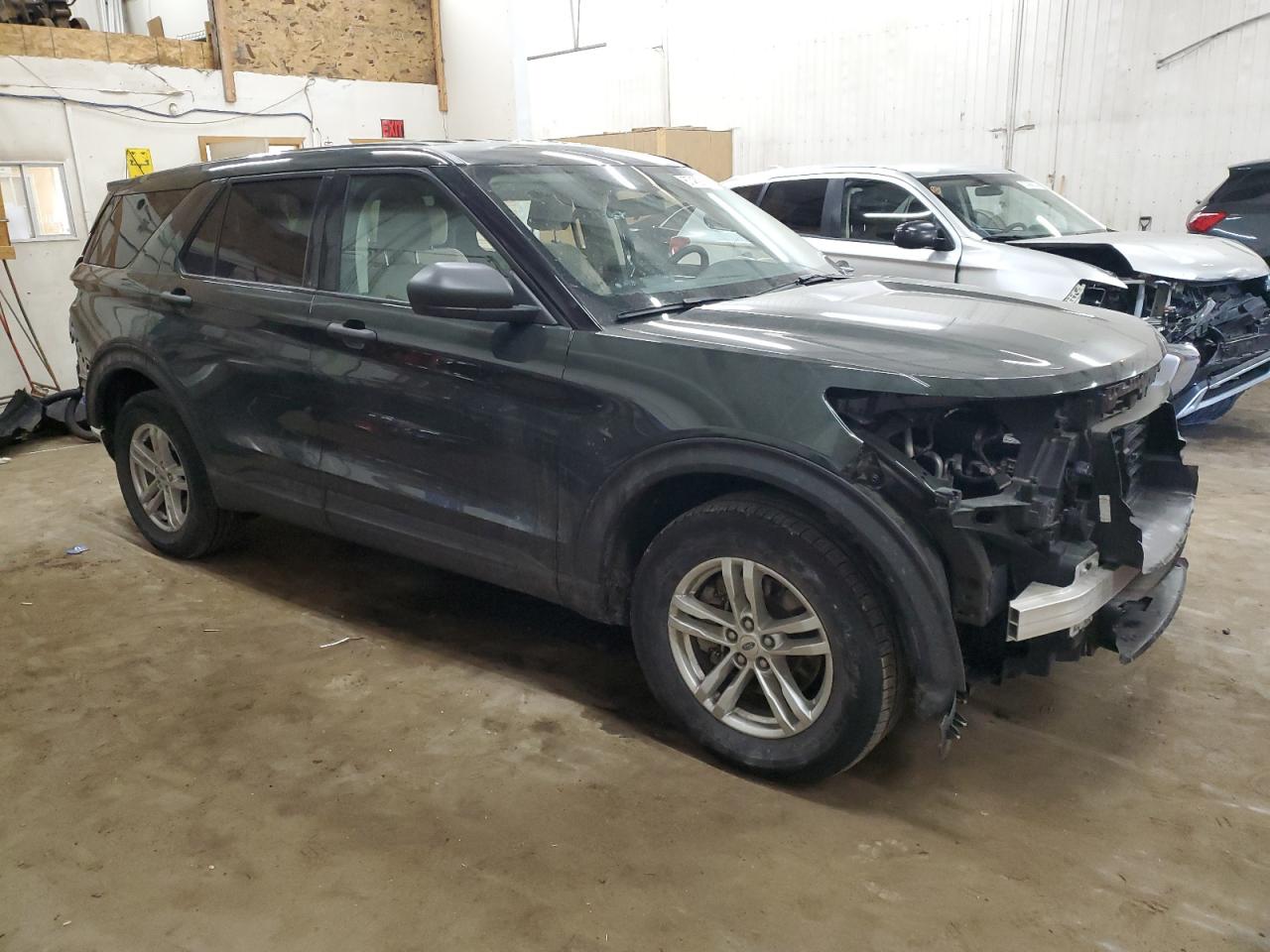 2022 Ford Explorer - Image 4