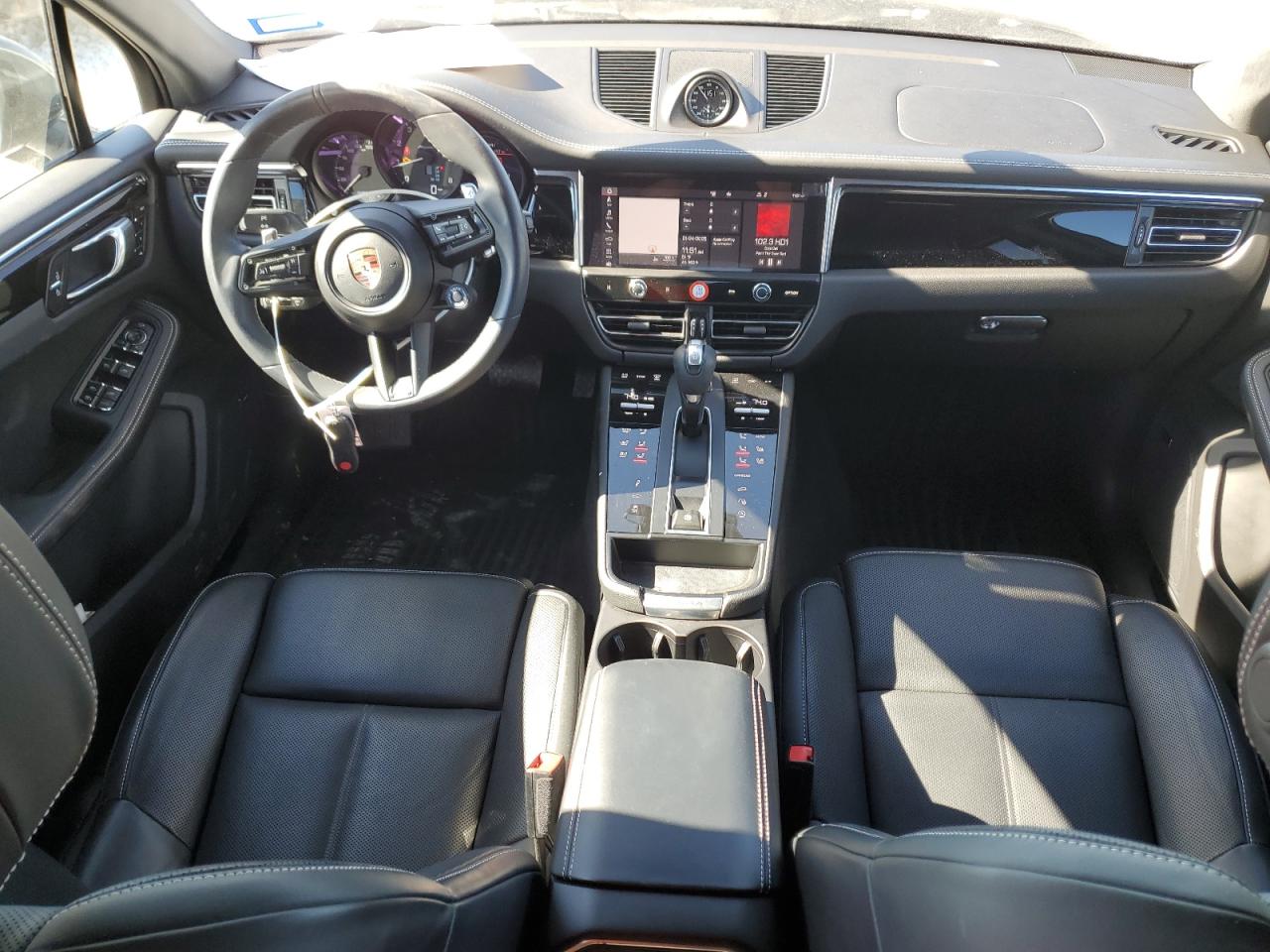 2024 Porsche Macan - Image 8