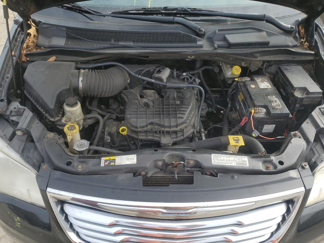 2013 Chrysler Town & Country - Image 12
