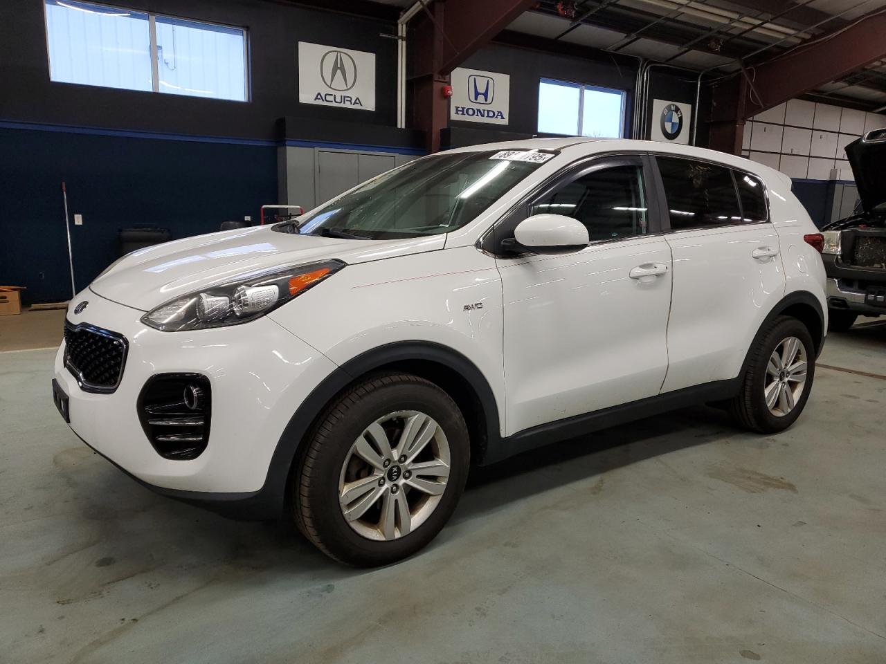 VIN KNDPMCAC7J7438830 2018 KIA SPORTAGE no.1