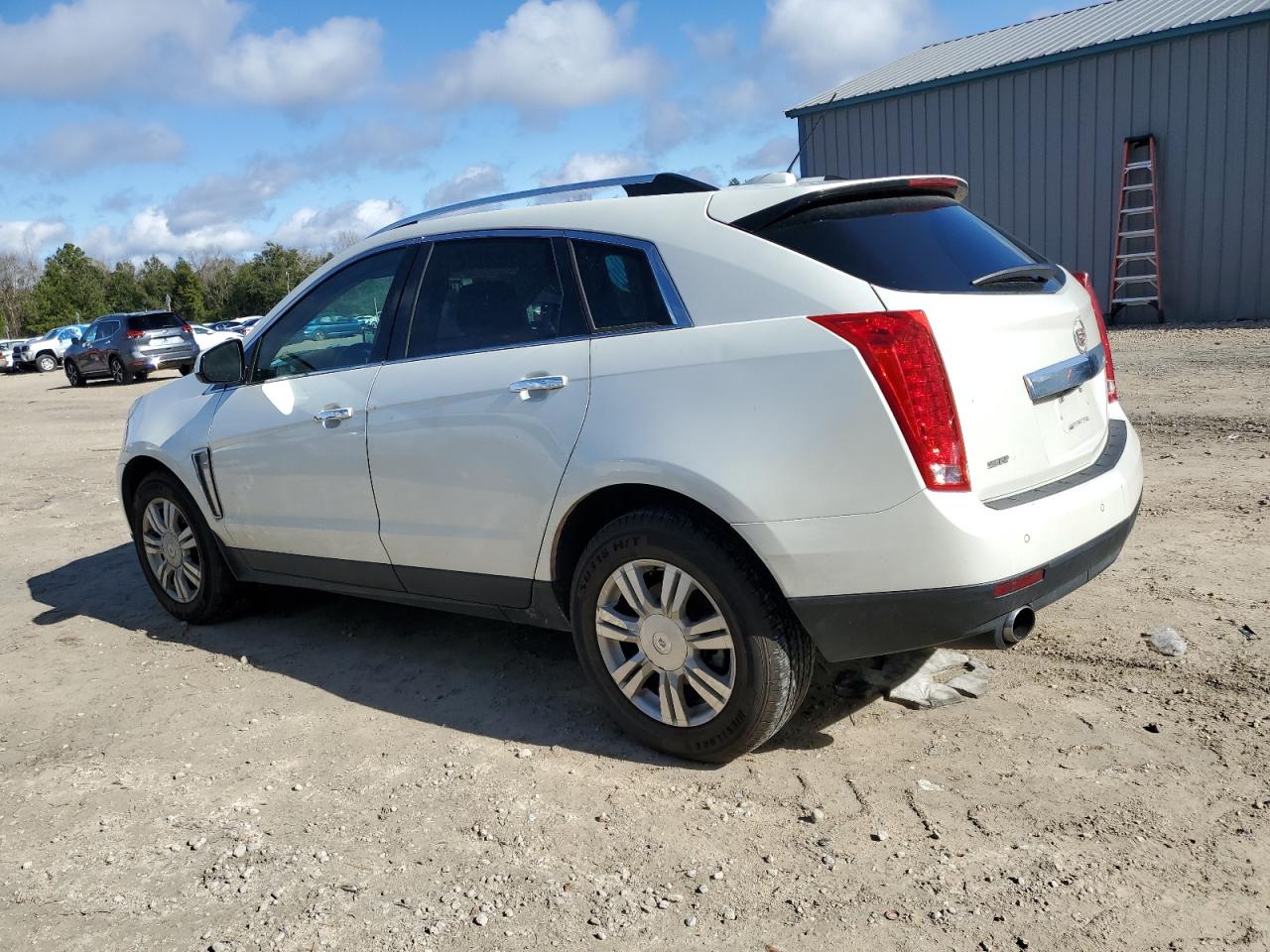 VIN 3GYFNEE38GS544349 2016 CADILLAC SRX no.2