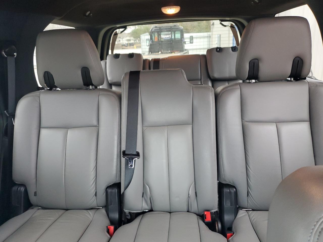 2017 Ford Expedition - Image 10